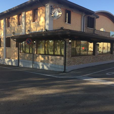Hotel Ristorante "La Stazione" Cordovado Exteriör bild