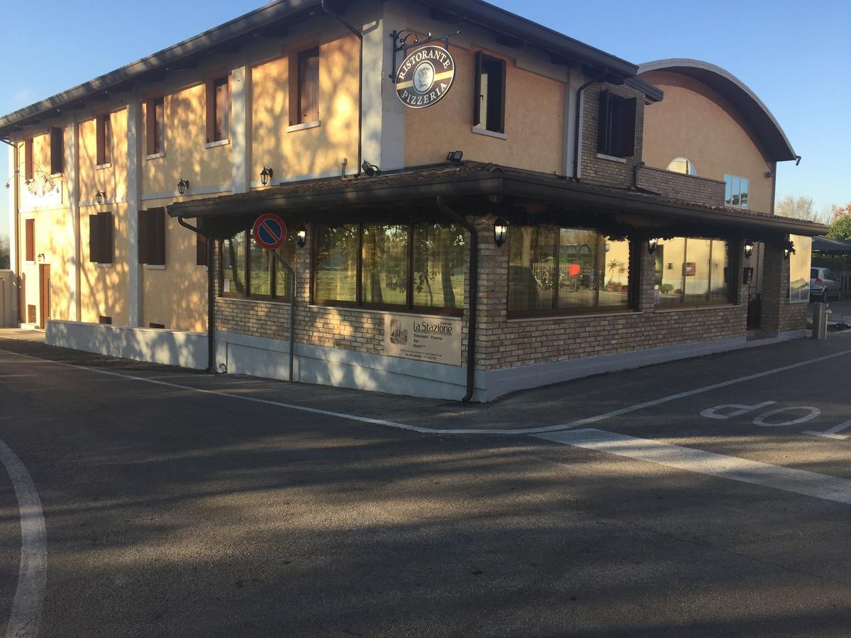 Hotel Ristorante "La Stazione" Cordovado Exteriör bild
