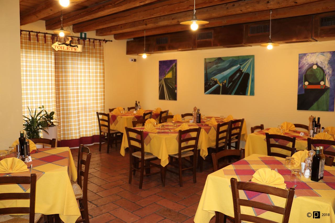 Hotel Ristorante "La Stazione" Cordovado Exteriör bild