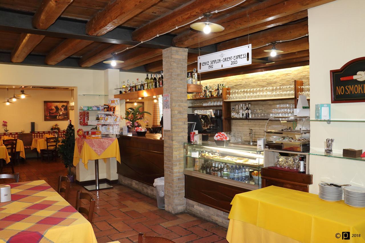 Hotel Ristorante "La Stazione" Cordovado Exteriör bild