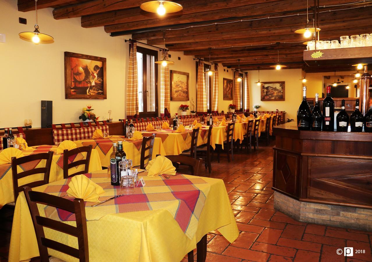 Hotel Ristorante "La Stazione" Cordovado Exteriör bild